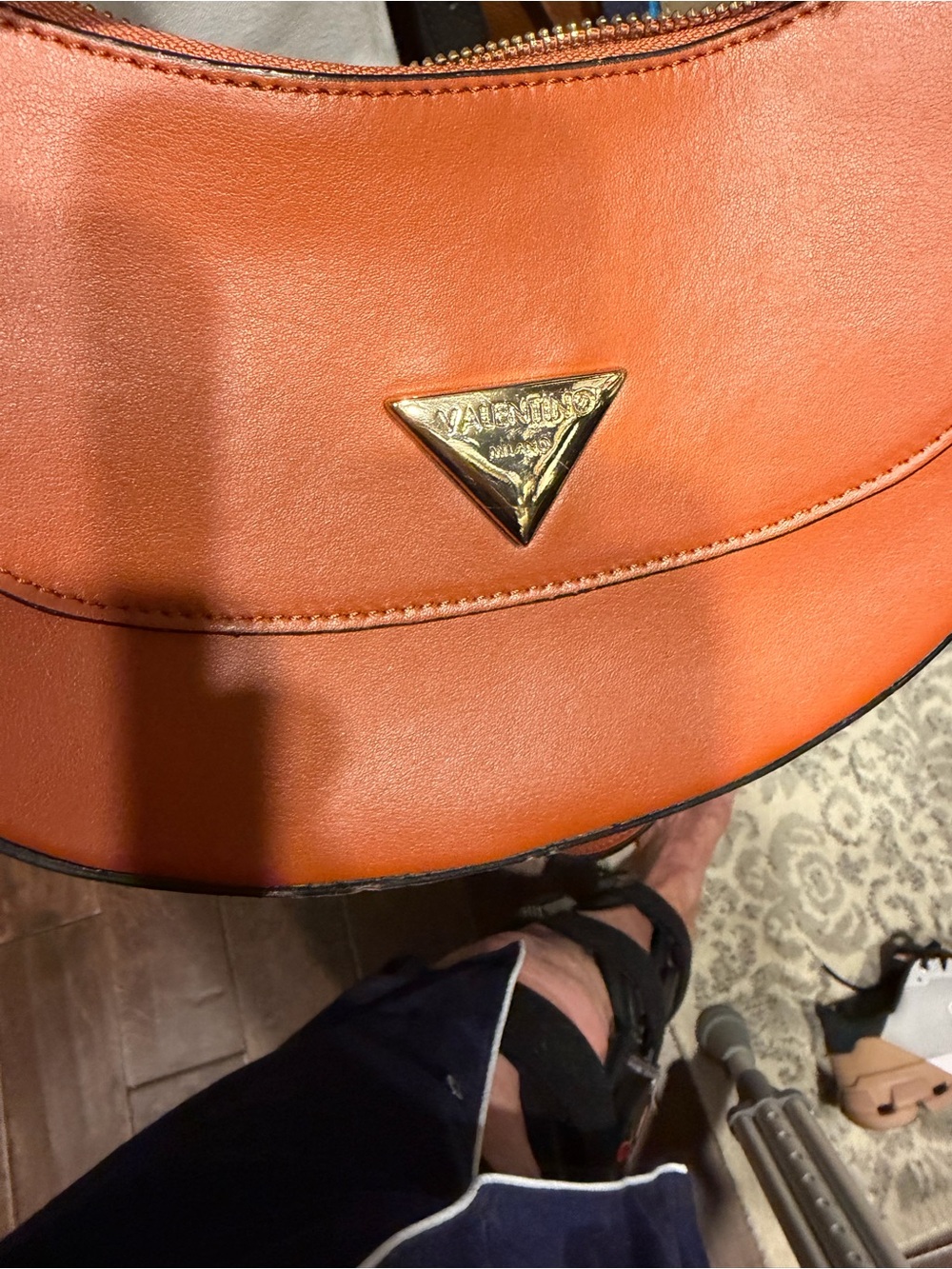 Valentino by Mario Valentino Mond Valent Leather Shoulder Bag - Picture 12 of 13
